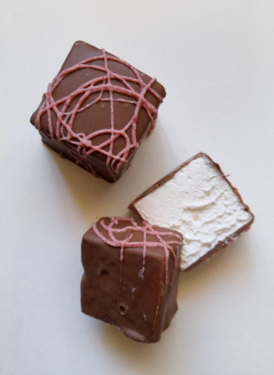 Milk Strawberry Marshmallow Cubes 125g